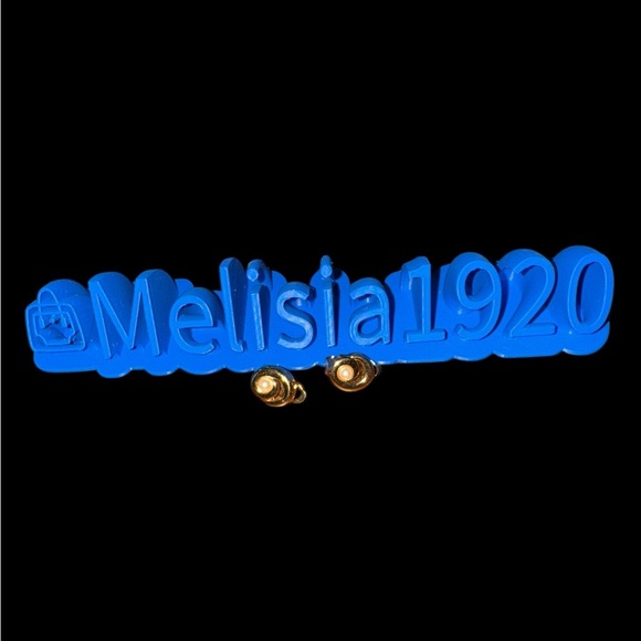 Nina Ricci Chic Gold Swirl Clip-On Earrings GUC - Picture 3 of 4